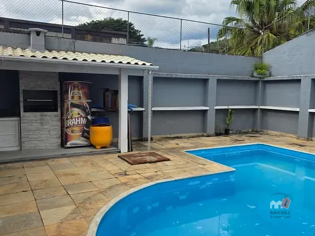 Casa com 670m² 4 quartos e 5 banheiros, à venda, no bairro Nogueira em Petrópolis