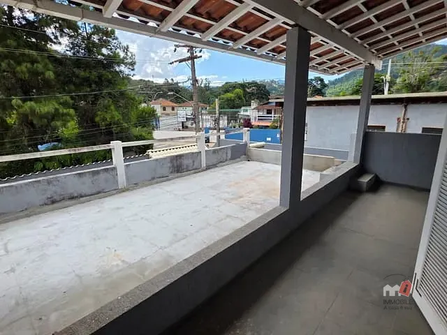 Casa com 670m² 4 quartos e 5 banheiros, à venda, no bairro Nogueira em Petrópolis