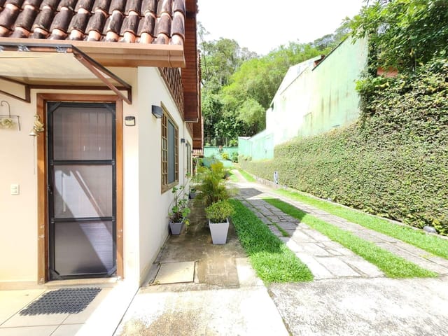 Casa 3 quartos e 2 banheiros, à venda, no bairro Valparaíso em Petrópolis