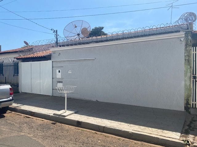 Foto do Casa - Casa à venda 2 Quartos, 180M², Parque Exposição, Uberaba - MG | ZUCATO IMOBILIARIA LTDA