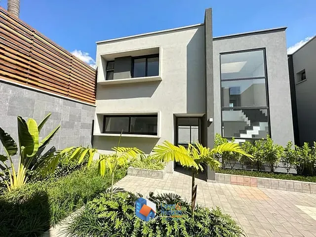 Casa com 401m² 4 quartos e 6 banheiros, à venda, no bairro Campo Belo em São Paulo