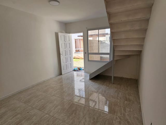 Sobrado com 72m² 2 quartos e 2 banheiros, à venda, no bairro Água Espraiada (Caucaia do Alto) em Cotia