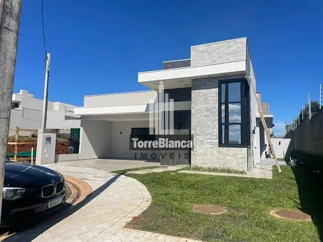 Casa com 250m² 3 quartos e 2 banheiros, à venda, no bairro Contorno em Ponta Grossa