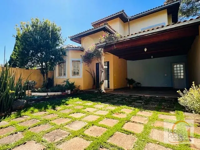 Casa com 500m² 3 quartos e 4 banheiros, à venda, no bairro Vila Petrópolis em Atibaia