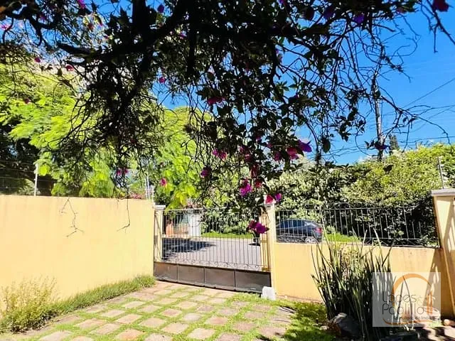 Casa com 500m² 3 quartos e 4 banheiros, à venda, no bairro Vila Petrópolis em Atibaia