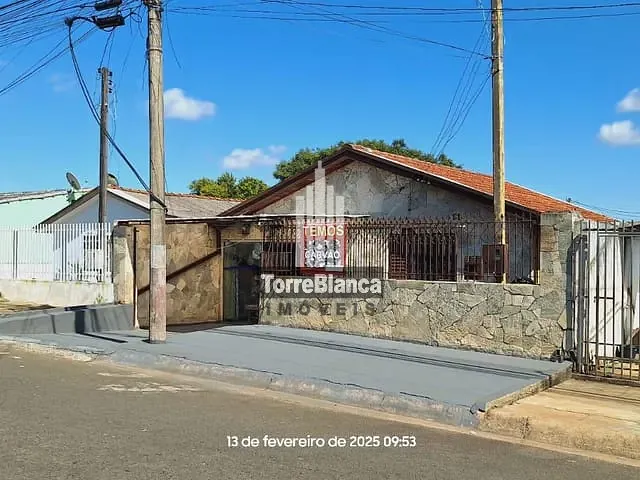 Casa com 144m² 2 quartos e 2 banheiros, à venda, no bairro Uvaranas em Ponta Grossa