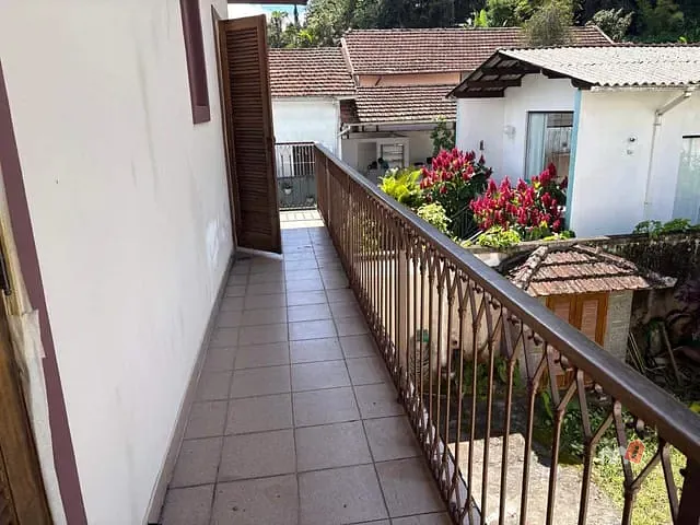 Casa com 500m² 6 quartos e 4 banheiros, à venda ou para alugar, no bairro Centro em Petrópolis