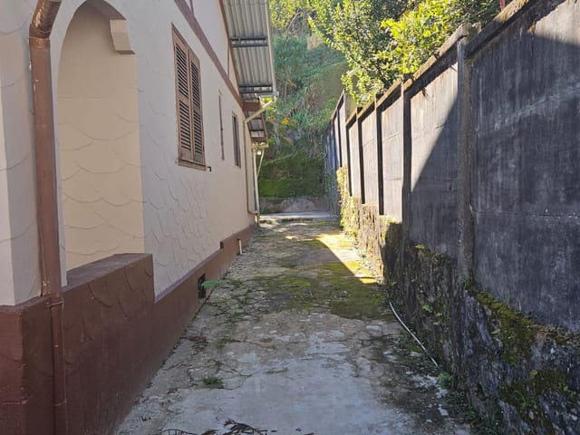 Casa 3 quartos e 2 banheiros, para alugar, no bairro Valparaíso em Petrópolis
