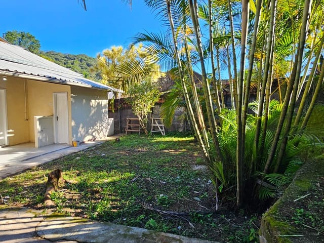 Casa 3 quartos e 2 banheiros, para alugar, no bairro Valparaíso em Petrópolis