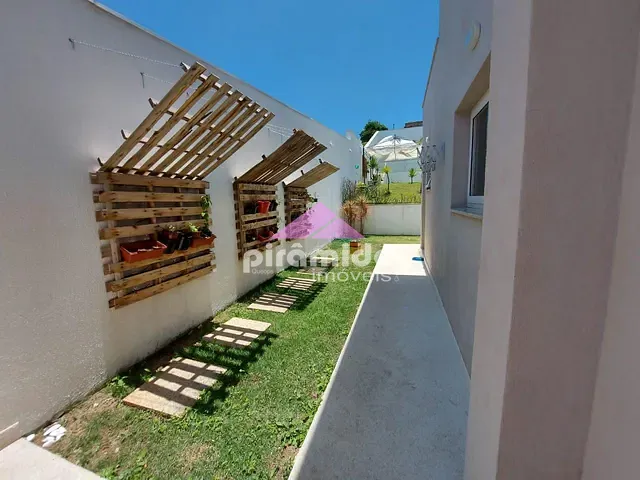 Casa com 900m² 5 quartos e 6 banheiros, à venda, no bairro Urbanova em São José dos Campos