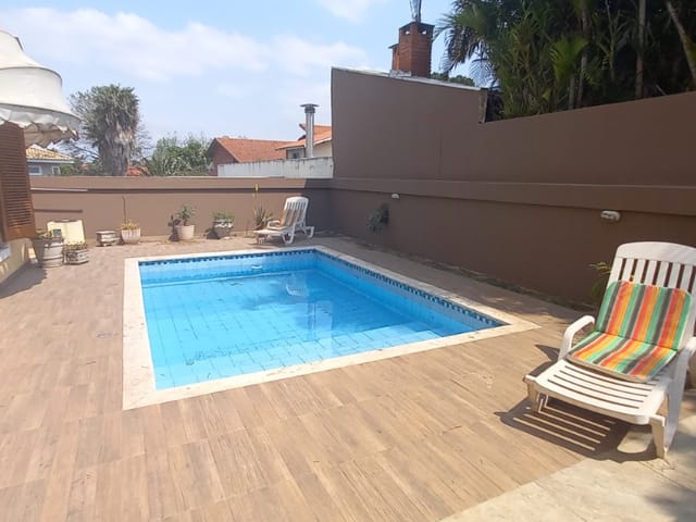 Casa com 450m² 4 quartos e 6 banheiros, à venda, no bairro Alphaville em Santana de Parnaíba