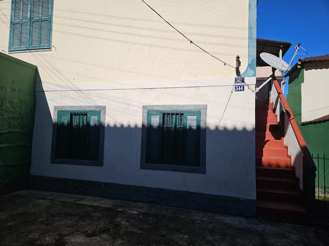 Casa 2 quartos e 1 banheiro, para alugar, no bairro Mosela em Petrópolis