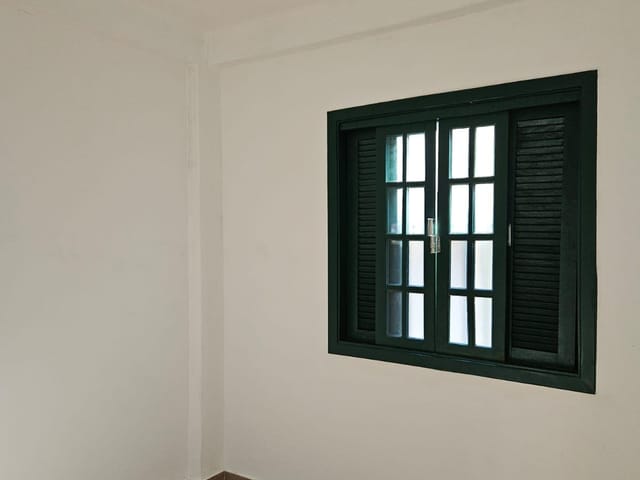 Casa 2 quartos e 1 banheiro, para alugar, no bairro Mosela em Petrópolis