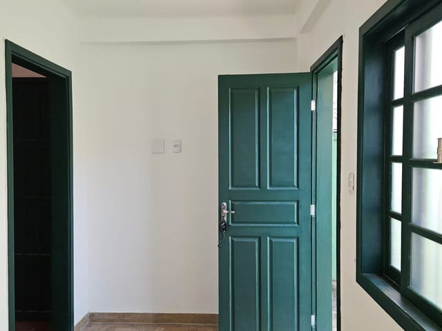 Casa 2 quartos e 1 banheiro, para alugar, no bairro Mosela em Petrópolis