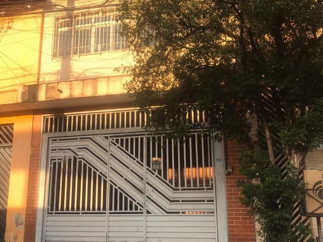 Casa com 150m² 2 quartos e 1 banheiro, para alugar, no bairro Ayrosa em Osasco