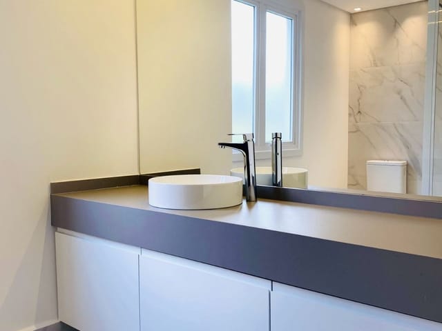 Casa com 560m² 4 quartos e 7 banheiros, à venda, no bairro Alphaville Residencial Um em Barueri