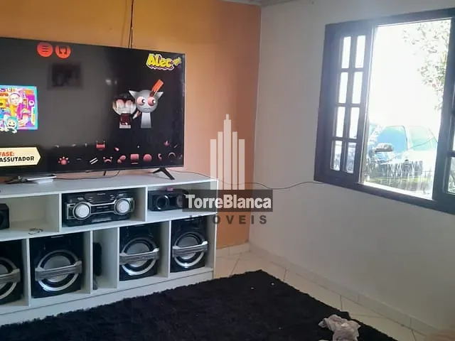 Casa com 275m² 3 quartos e 1 banheiro, à venda, no bairro Colônia Dona Luiza em Ponta Grossa