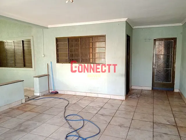 Casa com 200m² 5 quartos e 3 banheiros, à venda, no bairro Presidente Dutra em Ribeirão Preto