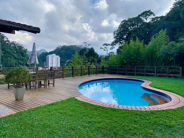 Casa à venda, no bairro Duchas em Petrópolis