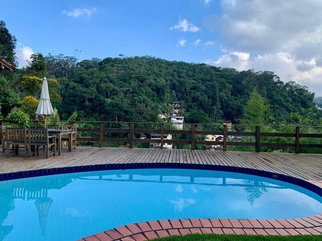 Casa à venda, no bairro Duchas em Petrópolis