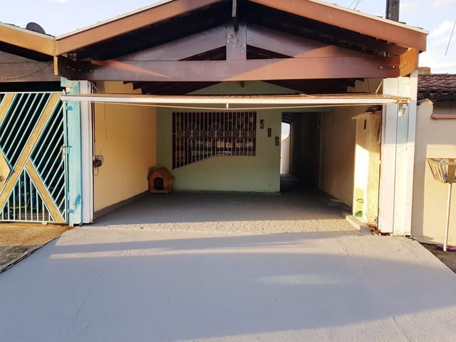 Casa 2 quartos e 2 banheiros, à venda, no bairro Parque Senhor do Bonfim em Taubaté