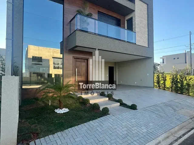 Casa 3 quartos e 4 banheiros, à venda, no bairro Contorno em Ponta Grossa