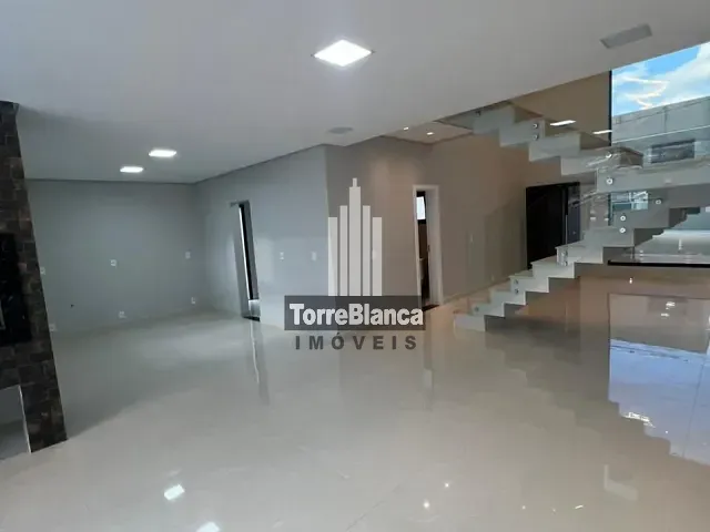 Casa 3 quartos e 4 banheiros, à venda, no bairro Contorno em Ponta Grossa