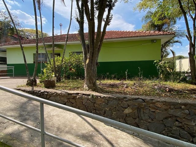 Casa com 528m², à venda ou para alugar, no bairro Centro em Embu das Artes