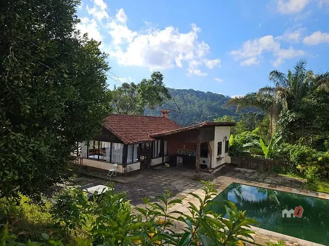 Casa com 3500m², à venda, no bairro Quarteirão Ingelheim em Petrópolis