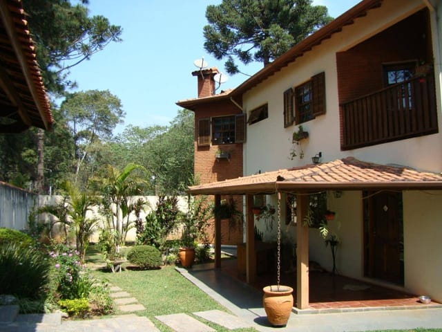 Casa com 940m² 4 quartos e 4 banheiros, à venda, no bairro Pinheiros Tênis Village em Cotia