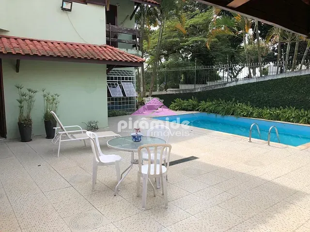 Casa com 400m² 3 quartos e 6 banheiros, à venda, no bairro Jardim Esplanada em São José dos Campos