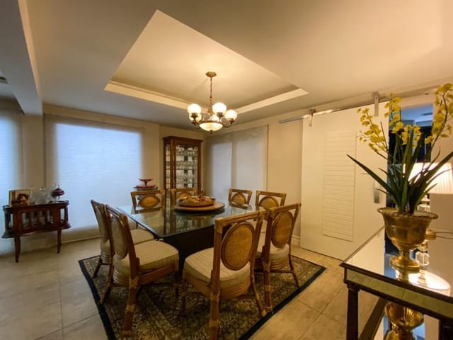 Casa com 606m² 4 quartos e 6 banheiros, à venda, no bairro Alphaville Residencial Dois em Barueri