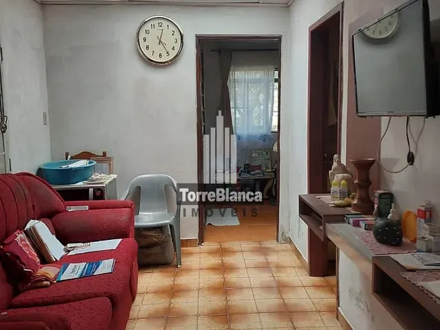 Casa com 330m² 2 quartos e 1 banheiro, à venda, no bairro Nova Rússia em Ponta Grossa