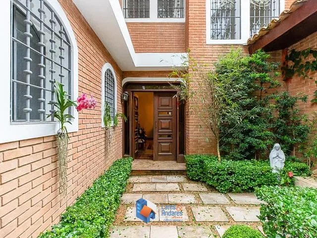 Casa com 641m² 4 quartos e 7 banheiros, à venda, no bairro Jardim Leonor em São Paulo
