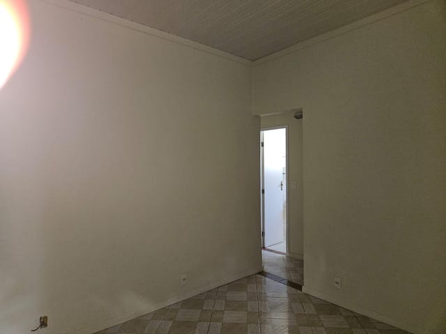 Casa 2 quartos e 1 banheiro, para alugar, no bairro Mosela em Petrópolis