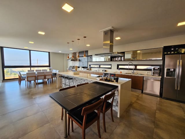 Casa com 547m² 5 quartos e 6 banheiros, à venda, no bairro Condomínio Residencial Alphaville em São José dos Campos