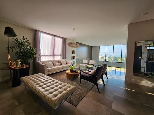 Casa com 547m² 5 quartos e 6 banheiros, à venda, no bairro Condomínio Residencial Alphaville em São José dos Campos