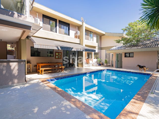 Casa com 570m² 4 quartos e 5 banheiros, à venda, no bairro Alphaville em Santana de Parnaíba