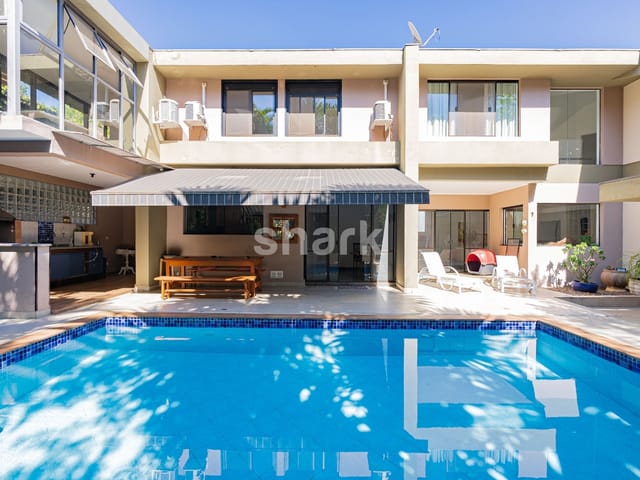 Casa com 570m² 4 quartos e 5 banheiros, à venda, no bairro Alphaville em Santana de Parnaíba