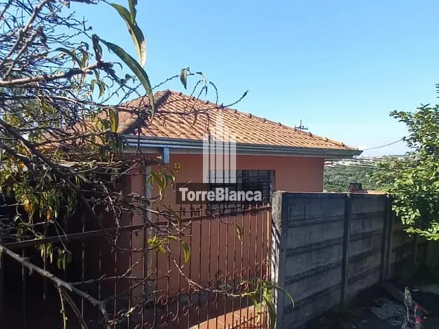 Casa com 462m² 2 quartos e 1 banheiro, à venda, no bairro Uvaranas em Ponta Grossa