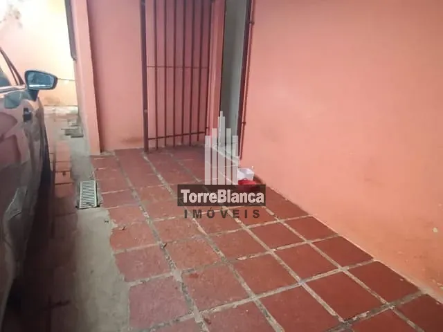 Casa com 462m² 2 quartos e 1 banheiro, à venda, no bairro Uvaranas em Ponta Grossa
