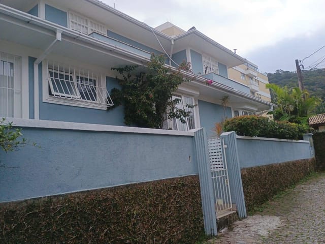Casa com 440m², à venda, no bairro Valparaíso em Petrópolis