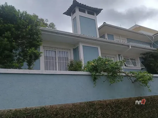 Casa com 440m², à venda, no bairro Valparaíso em Petrópolis