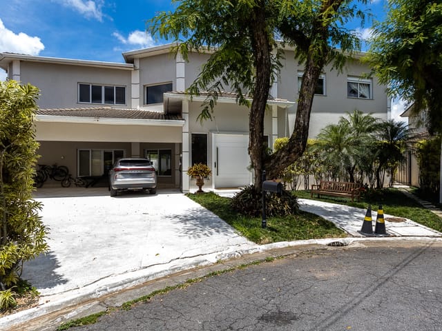 Casa com 1100m² 4 quartos e 8 banheiros, à venda, no bairro Alphaville em Santana de Parnaíba