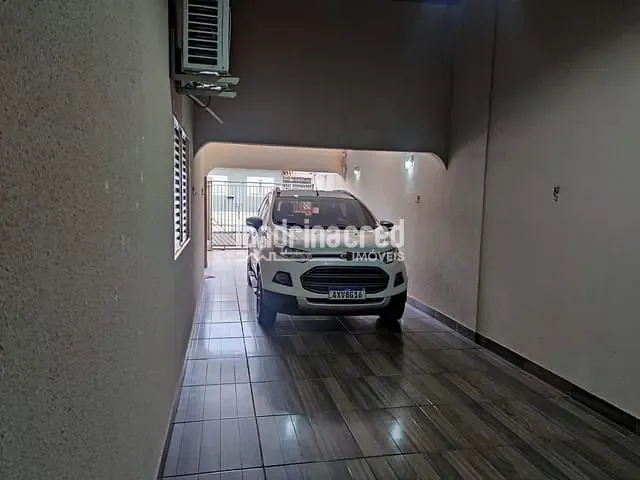 Casa com 304m² 3 quartos e 3 banheiros, à venda, no bairro Jardim Esperança em Cambé