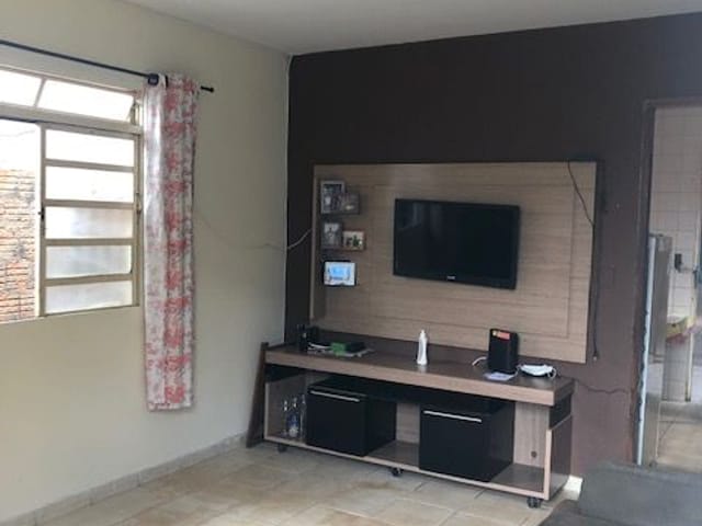 Foto do Casa - Casa com 2 dormitórios à venda, 80 m² por R$ 150.000,00 - Beija-Flor - Uberaba/MG | ZUCATO IMOBILIARIA LTDA