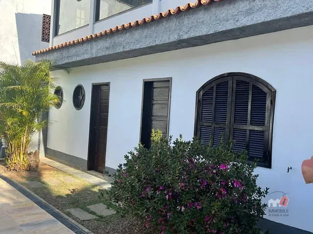 Casa com 300m², à venda, no bairro Itamarati em Petrópolis