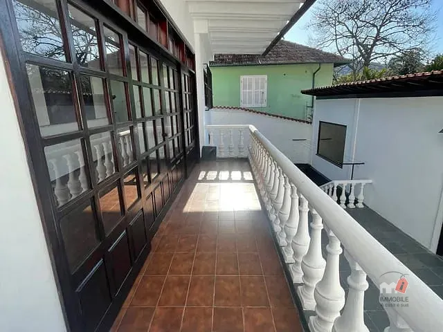 Casa com 300m², à venda, no bairro Itamarati em Petrópolis