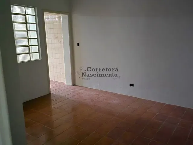 Casa com 250m² 3 quartos e 3 banheiros, à venda ou para alugar, no bairro Centro em Jacareí