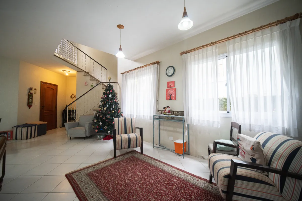 Casa no condomínio Condomínio Residencial Recanto das Flores para venda com 3 quartos, sendo 1 suíte, 167m²